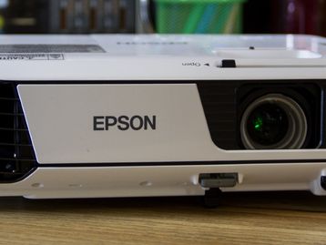 Review: projetor Epson PowerLite U32+