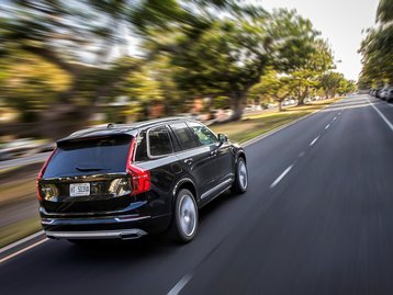 Volvo XC90 chega ao Brasil com auxílio de direção semiautônomo
