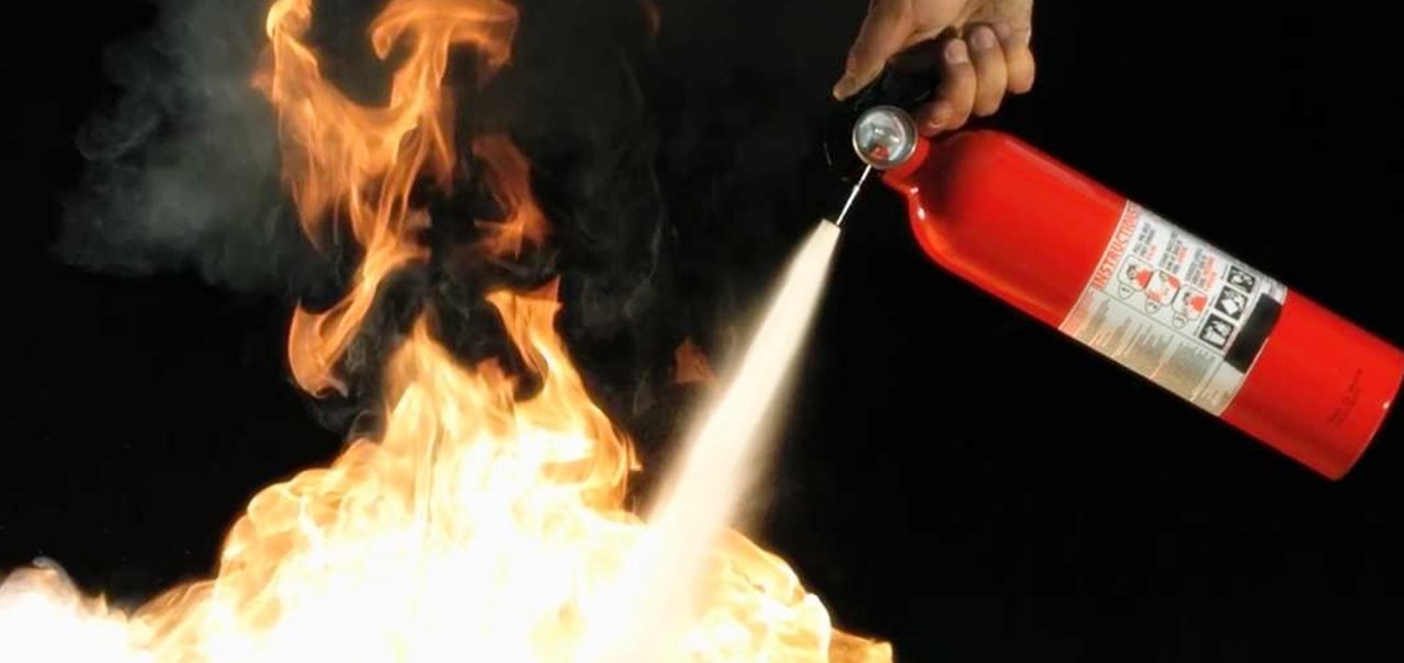 Cientistas de Stanford criam bateria com 'extintor de incêndio' embutido