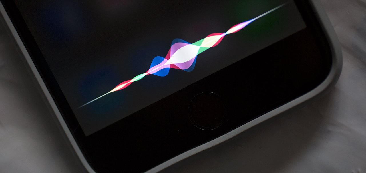 Apple estaria trabalhando em versão melhorada da Siri para próximos iPhones