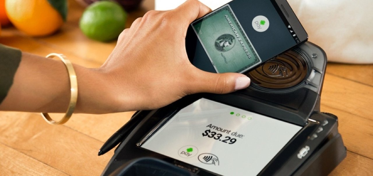 Capturas de tela mostram como Android Pay vai funcionar no Android Wear 2.0