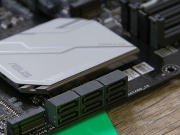 Review: placa-mãe ASUS PRIME Z270-A