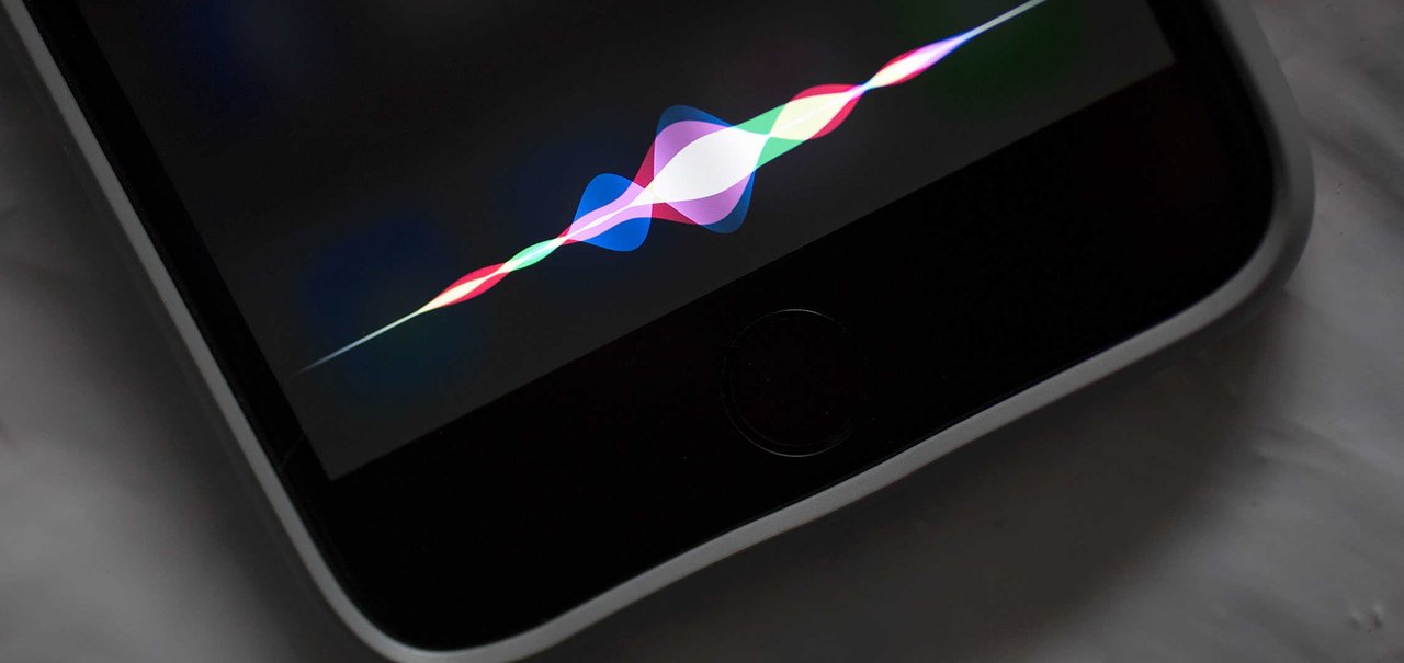 Entenda como a Siri, a assistente digital da Apple, aprende um novo idioma