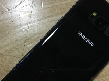 Imagens vazadas mostram como seria o Galaxy S8 na opção preto brilhante