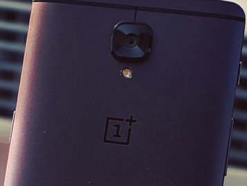 Usuários relatam que câmera traseira de modelos OnePlus 3 e 3T é 'torta'