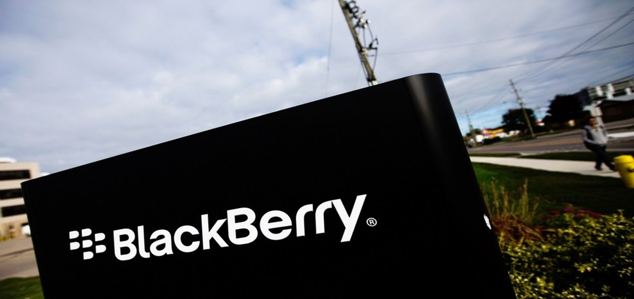 BlackBerry ainda não lucra, mas estabiliza e ensaia retorno com estilo