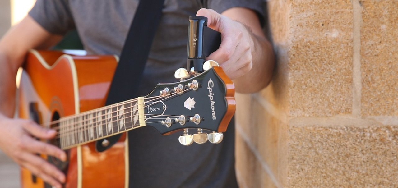 Aparelho que afina sua guitarra sozinho está à venda pelo Kickstarter