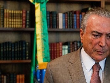 Michel Temer recebe smartphone Android criptografado da ABIN