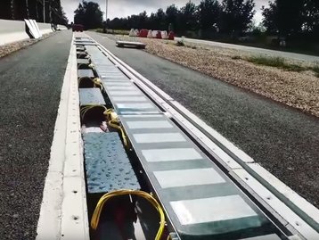 Qualcomm mostra tecnologia para carregar carros elétricos pela pavimentação