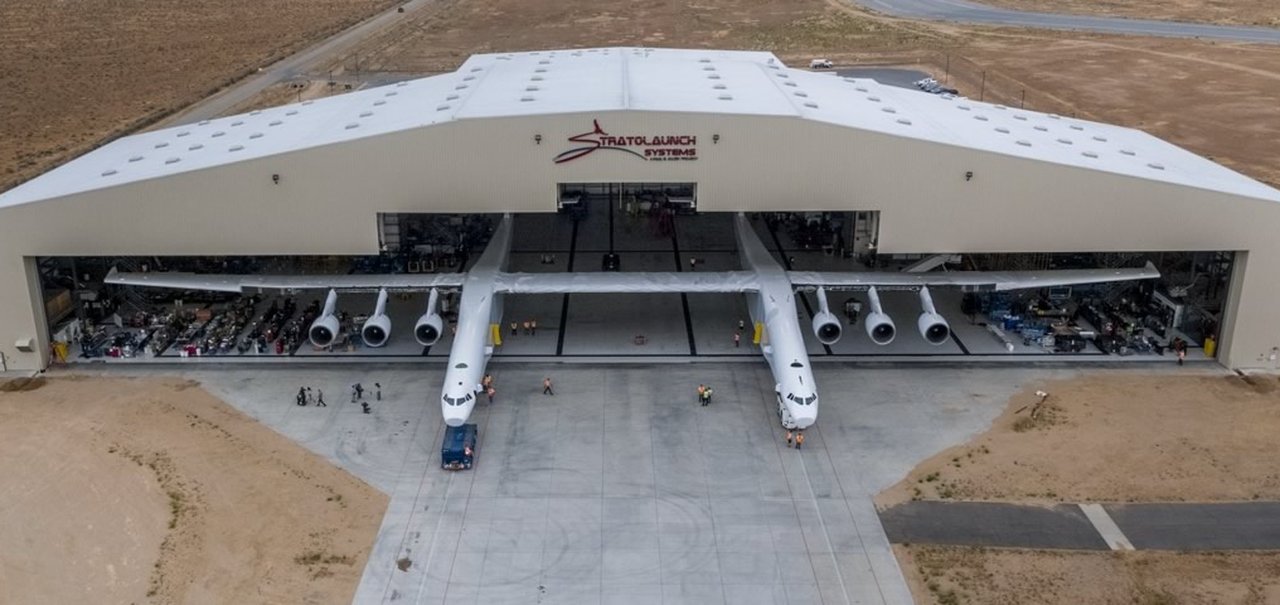 Maior aeronave do mundo começa a ser testada