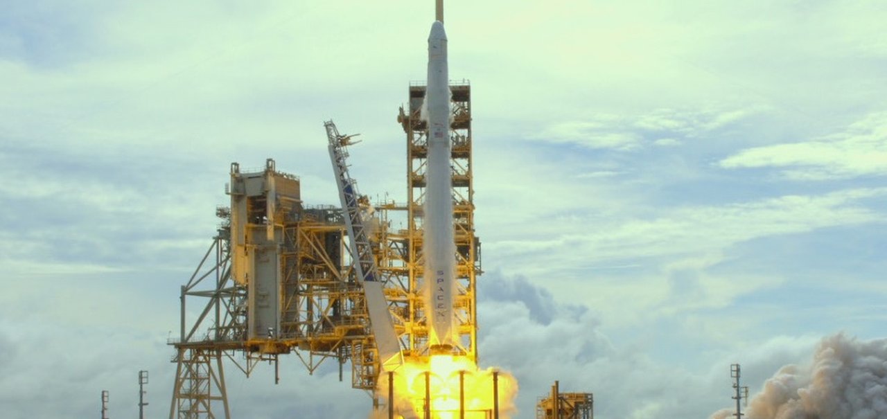 SpaceX reenvia ao espaço com sucesso uma cápsula Dragon