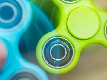 Fidget spinner: entenda mais sobre a mania que está chegando ao Brasil