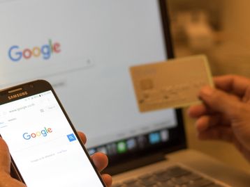 Pesquisas feitas pelo smartphone superam acessos do desktop