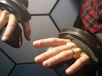 Novo controle de realidade virtual da Valve detecta dedos individualmente
