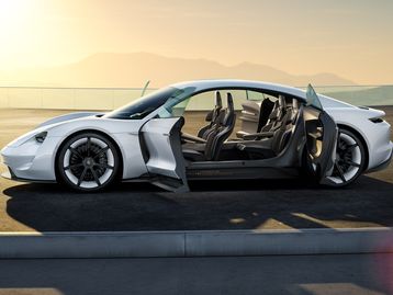 Porsche: até 2023, elétricos deverão responder por metade das vendas