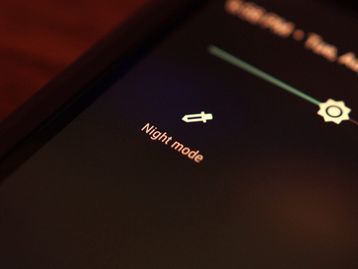Como ativar o Modo Noturno no Windows, YouTube e outros serviços