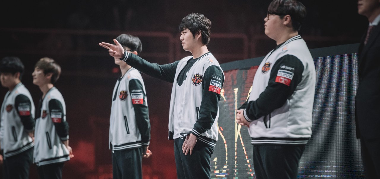 Bam! SKT recebe notificação por causa de comentário de Bang