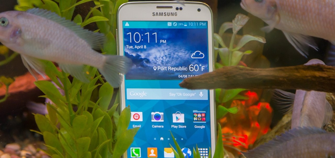 Hulkphone? Galaxy S5 sobrevive à queda de avião [vídeo]