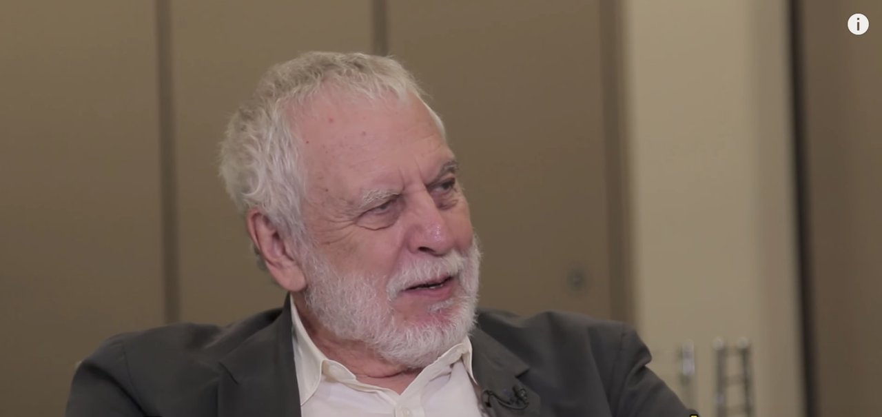 Nolan Bushnell, pai do Atari e lenda dos games, conversa com o Voxel; veja