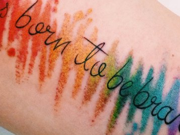 Tatuagem camaleão: pesquisadores criam tattoo que muda de cor