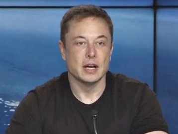 “Falcon Heavy pode lançar coisas além de Plutão”, diz Elon Musk em coletiva