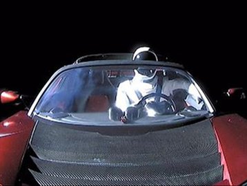 Starman diz 'Adeus' à Terra em foto que faria sucesso em qualquer Instagram
