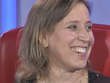 CEO do YouTube diz que o Facebook “deveria voltar para as fotos de bebê”