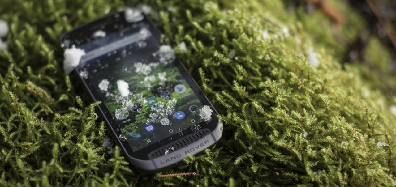 Land Rover lança smartphone modular capaz de resistir a grandes aventuras