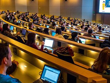 Microsoft oferece curso aberto de treinamento com inteligência artificial