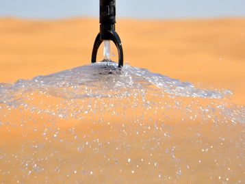 Cientistas testam aparelho que extrai água potável do ar mesmo em desertos
