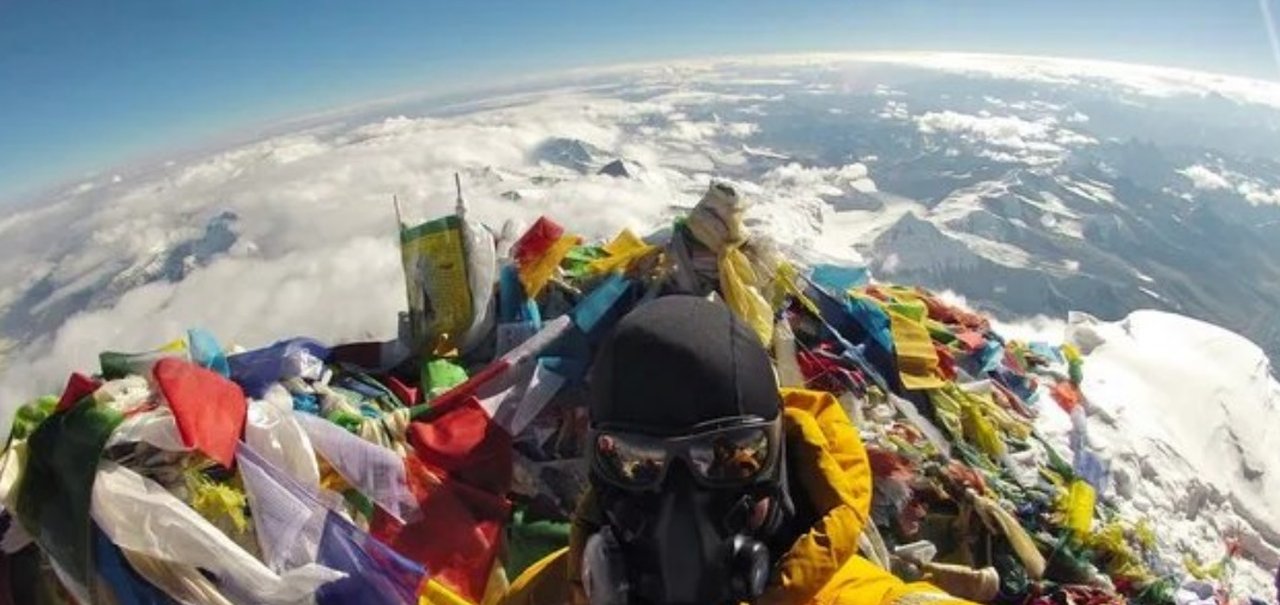 Quer zoar um terraplanista? Mostre esta selfie clicada no Everest a ele!