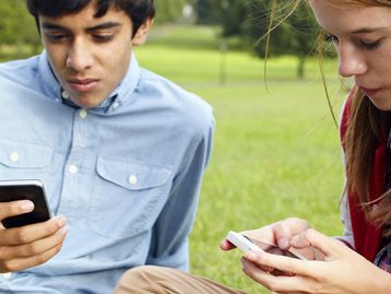 Estudo diz que games em excesso podem causar depressão (mas pela insônia)