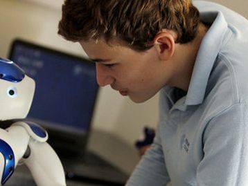 Robô do MIT usa machine learning para ajudar crianças com espectro autista