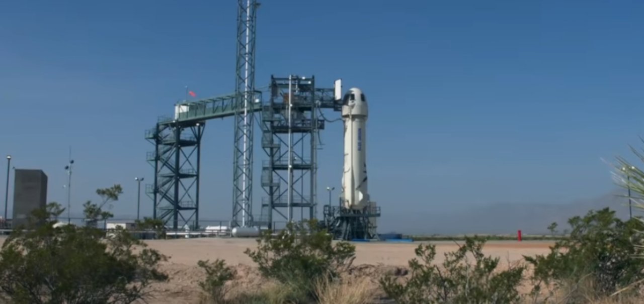 Blue Origin consegue lançar e aterrissar foguete com cápsula de tripulação