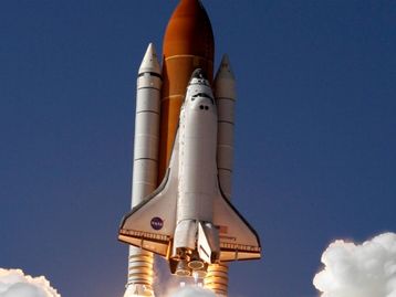 Você sabe quanto empuxo era necessário para lançar um ônibus espacial?
