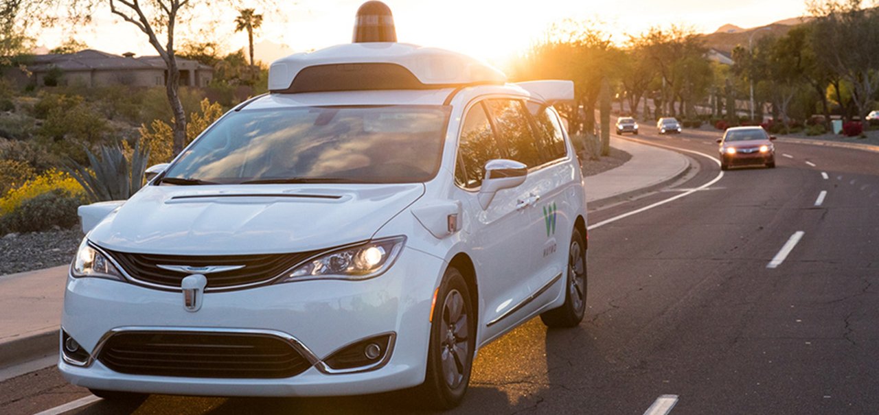 Waymo enfrenta críticas em seus testes com carros autônomos