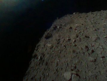 Robôs japoneses pousam com sucesso em asteroide e tiram fotos da superfície