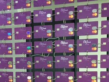 5 milhões de clientes depois, o cartão do Nubank está de cara nova