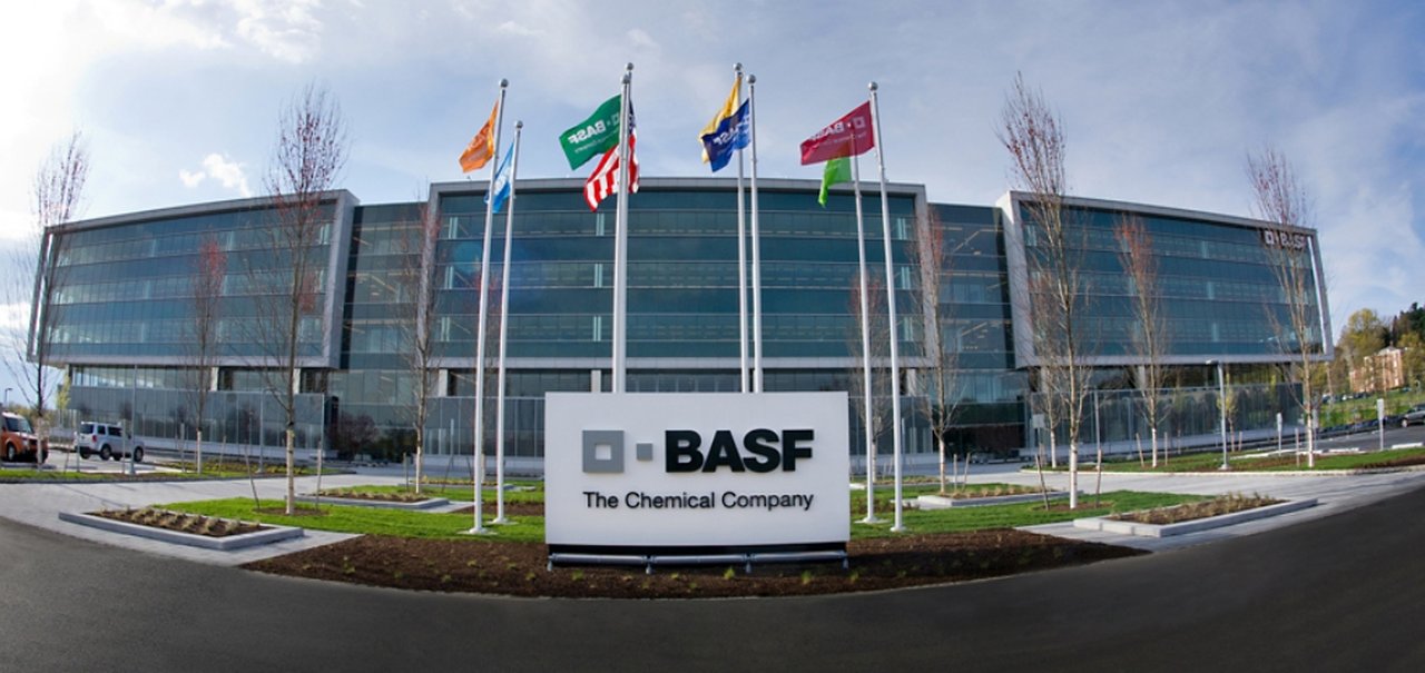 BASF cria tinta escura mais visível para carros autônomos