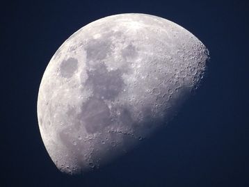 China realiza aterrissagem histórica no lado mais distante da Lua