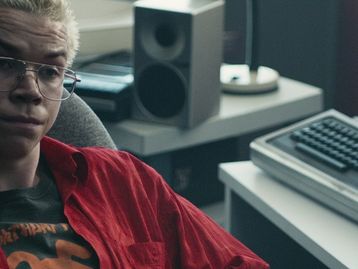 Ator de Black Mirror: Bandersnatch sai do Twitter após críticas e bullying