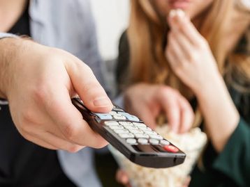 Acabou a malandragem! Netflix usa IA para descobrir quem compartilha senha