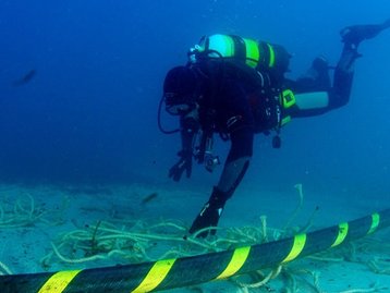Novo cabo submarino Brasil-Europa aumentará conexão de 20 GB/s para 40 TB/s