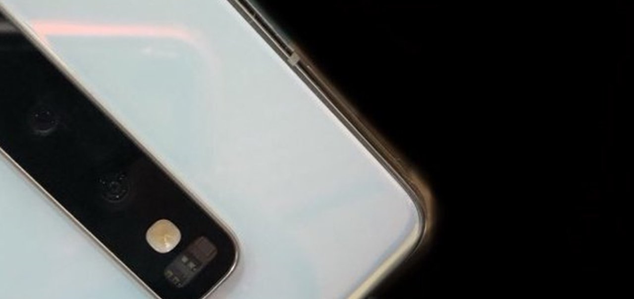 Galaxy S10 volta a aparecer em foto real e em “protótipo” não oficial