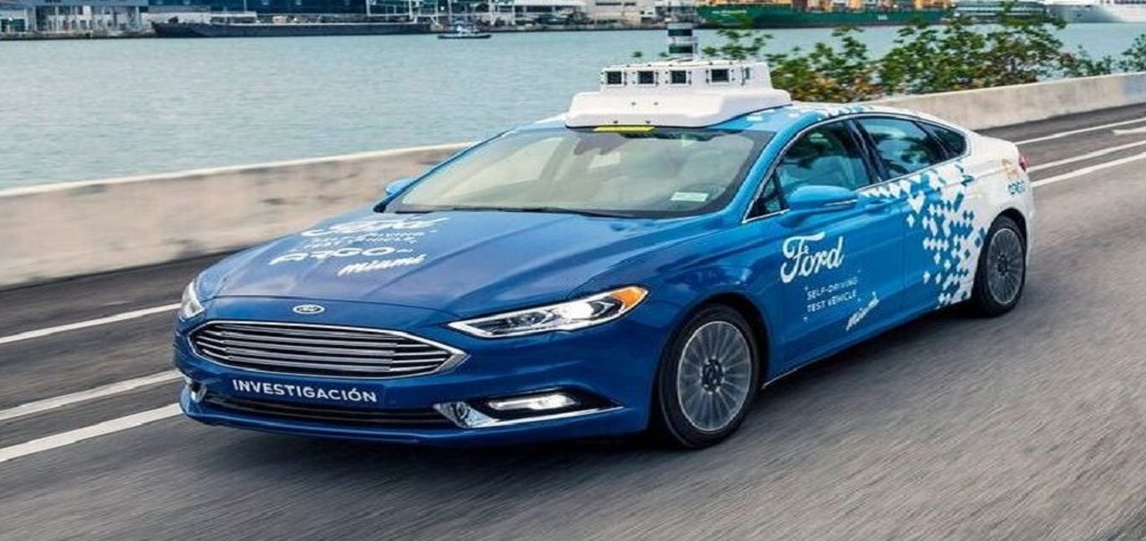 Ford testa sistema de linguagem via luz para carros autônomos