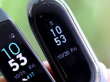 Xiaomi Mi Band 3 ou Huawei Honor Band 3: qual smartband comprar?