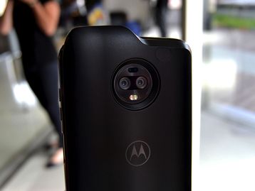 Documento dá detalhes sobre mod do Moto Z3 que vai permitir conexão 5G