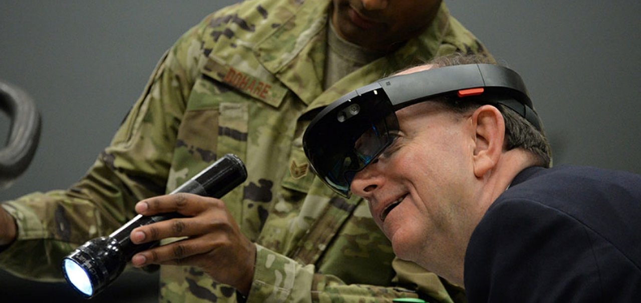 Veja como funcionam os HoloLens de uso militar