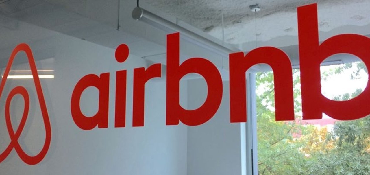 Família descobre câmera escondida em Airbnb ao procurar rede WiFi