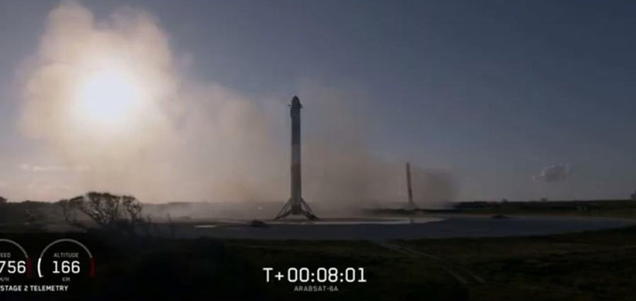 SpaceX consegue pela primeira vez retornar três propulsores com sucesso